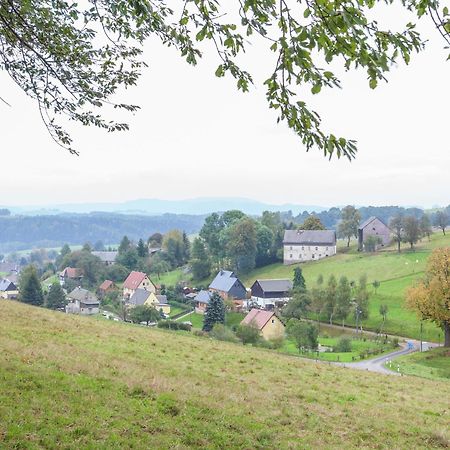 Charming Holiday Home In Hohnstein Ot Lohsdorf ภายนอก รูปภาพ