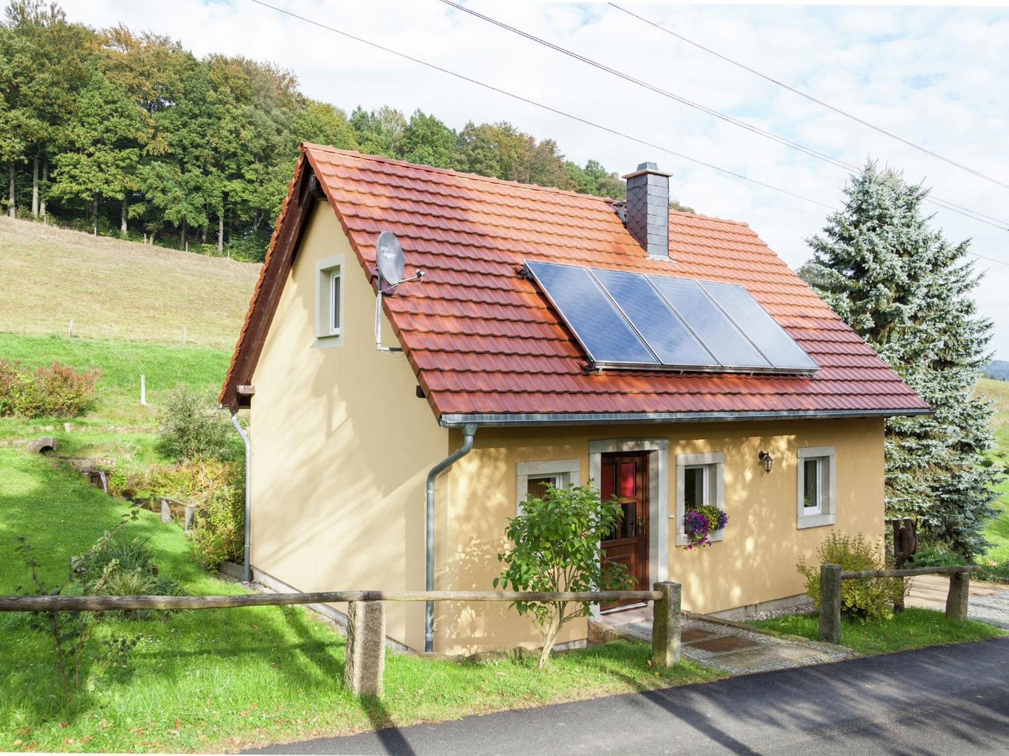 Charming Holiday Home In Hohnstein Ot Lohsdorf ภายนอก รูปภาพ