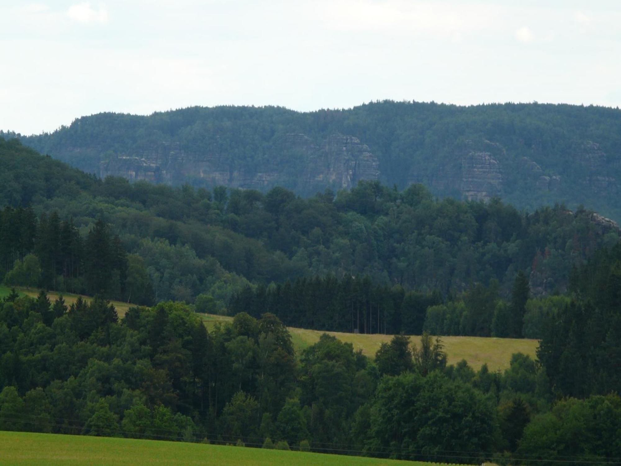 Charming Holiday Home In Hohnstein Ot Lohsdorf ภายนอก รูปภาพ