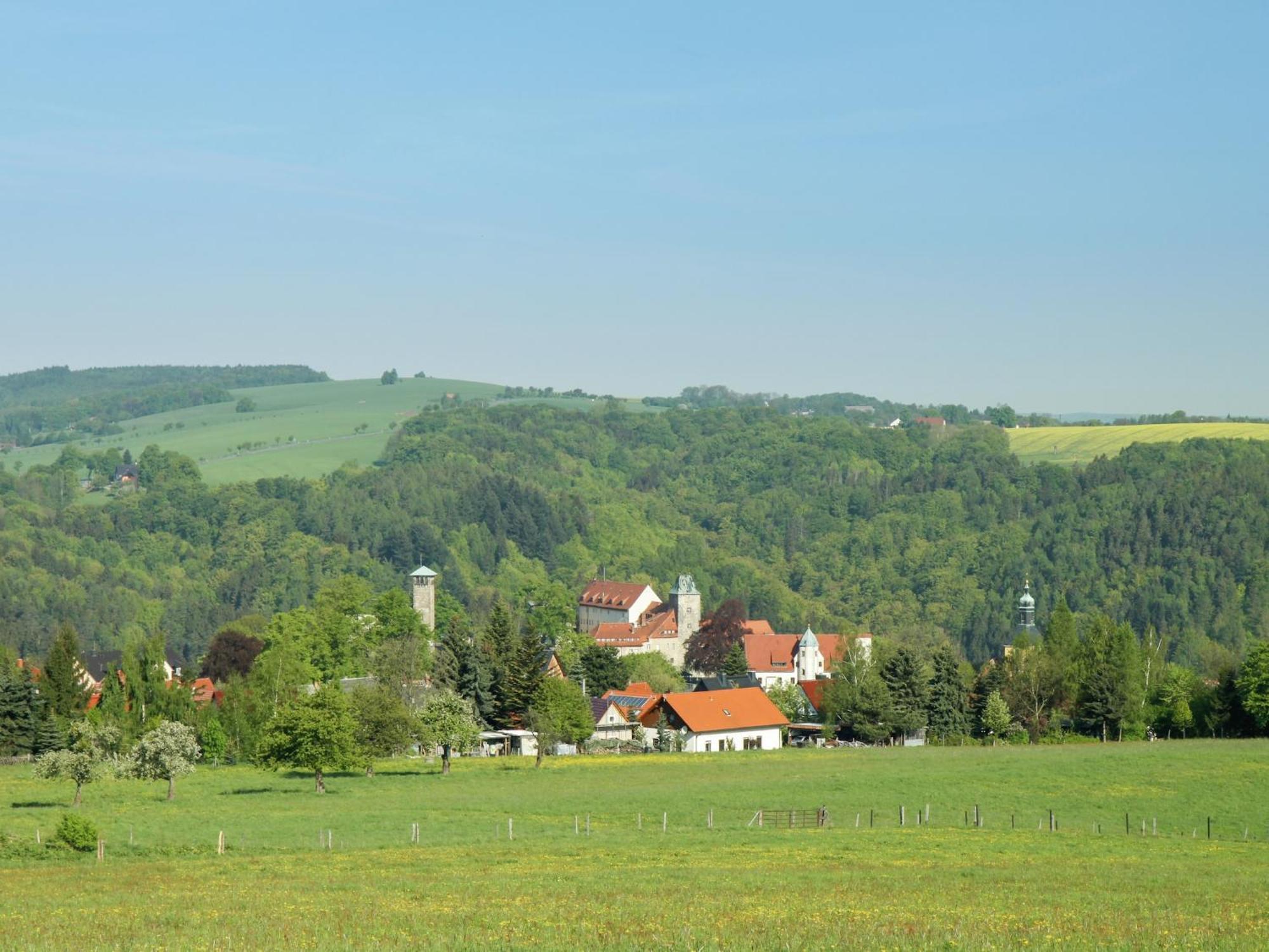 Charming Holiday Home In Hohnstein Ot Lohsdorf ภายนอก รูปภาพ